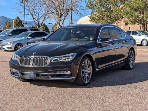 Used 2016 BMW 750i xDrive image 3