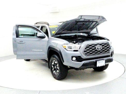 Certified 2021 Toyota Tacoma TRD Off-Road image 9