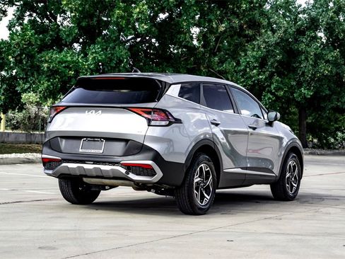 Used 2024 Kia Sportage LX image 5