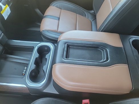 Used 2020 Chevrolet Silverado 1500 High Country w/ Technology Package image 24