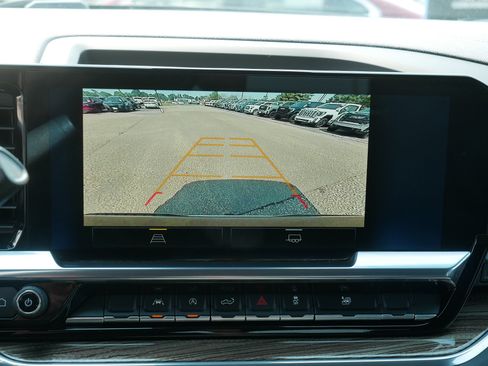 Used 2023 Chevrolet Silverado 1500 LT AWD/4WD image 27