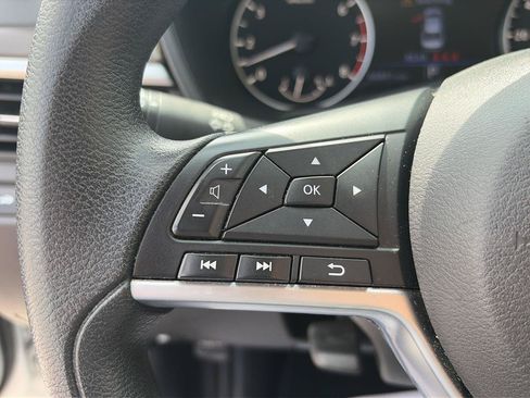 Used 2024 Nissan Altima 2.5 SV FWD image 16