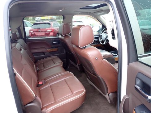 Used 2015 Chevrolet Silverado 1500 High Country w/ High Country Premium Package AWD/4WD image 12