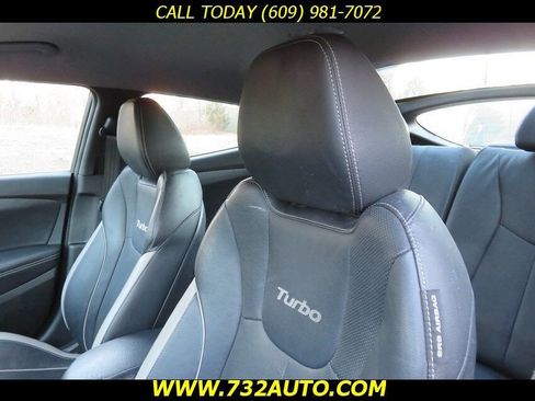 Used 2015 Hyundai Veloster Turbo image 19