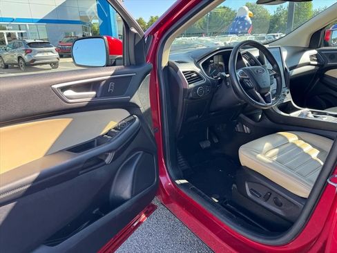 Used 2021 Ford Edge SEL w/ Convenience Package FWD image 15