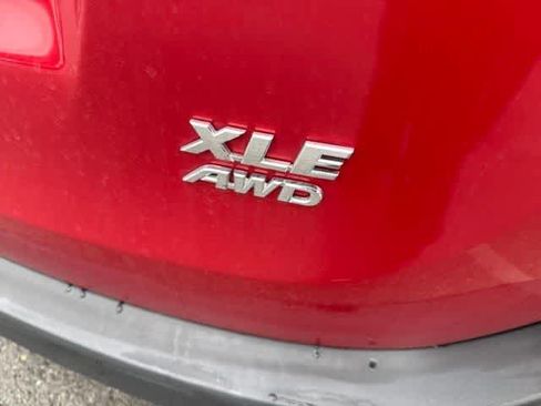 Used 2015 Toyota RAV4 XLE AWD/4WD image 7