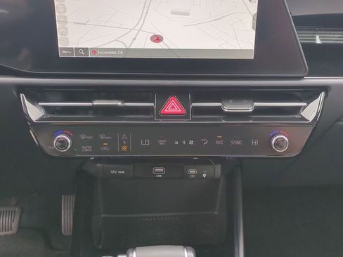 Certified 2025 Kia Niro EX FWD image 25