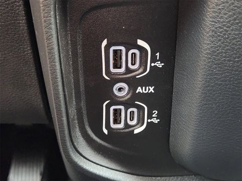 Used 2025 RAM 1500 Laramie image 22