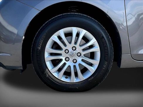 Used 2012 Toyota Sienna XLE w/ Premium Pkg FWD image 33