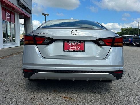 Used 2025 Nissan Altima 2.5 SV FWD image 4