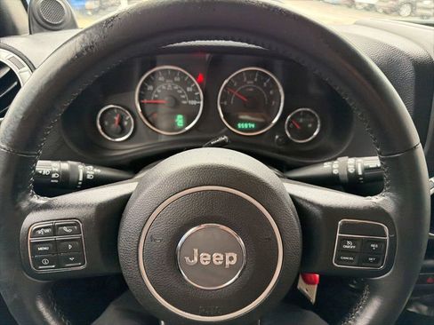 Used 2014 Jeep Wrangler Sahara w/ Connectivity Group AWD/4WD image 17