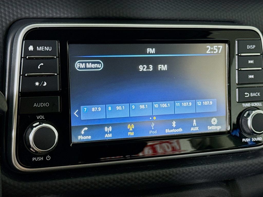 Used 2023 Nissan Kicks S FWD image 7
