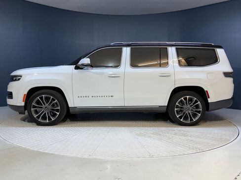 Used 2022 Jeep Grand Wagoneer Series III w/ Rear Seat Video Group 1 image 2