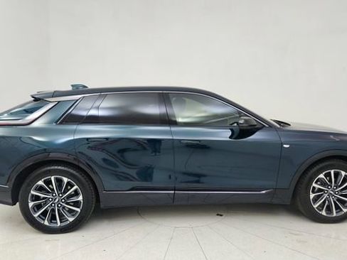 Used 2024 Cadillac Lyriq Sport image 6