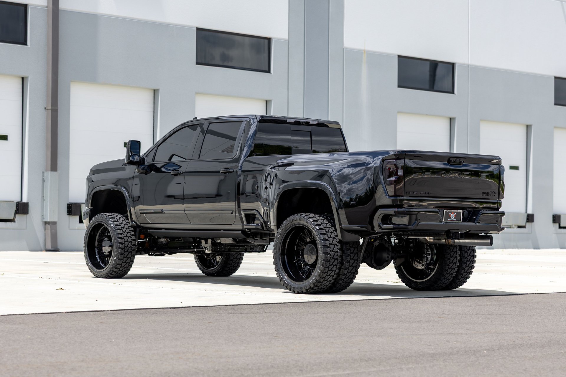 Used 2026 Chevrolet Silverado 3500 High Country w/ High Country Premium Package AWD/4WD image 15