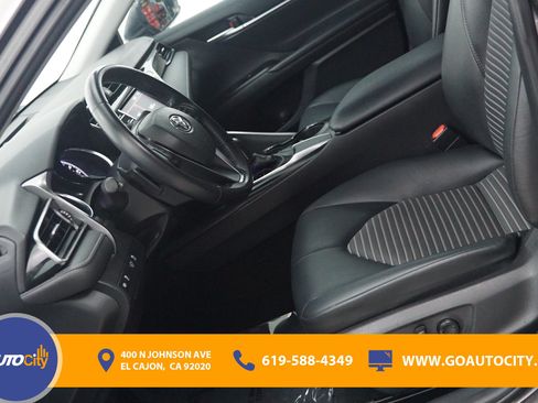 Used 2019 Toyota Camry SE w/ Carpet Mat Package FWD image 9