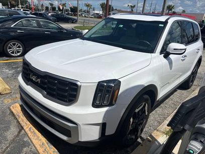 Used 2024 Kia Telluride S w/ S Sunroof Package