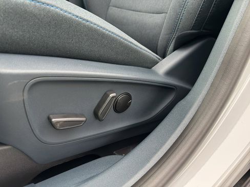 New 2025 Ford Maverick XLT w/ XLT Luxury Package image 16