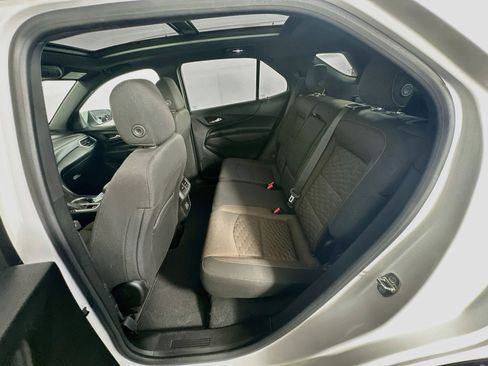 Used 2019 Chevrolet Equinox LT w/ Sun & Navigation Package AWD/4WD image 27