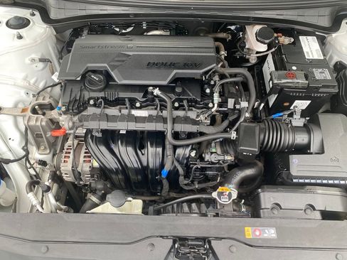 Certified 2021 Hyundai Elantra SEL image 28