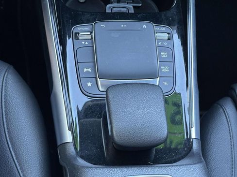 Used 2023 Mercedes-Benz GLB 250 4MATIC image 21