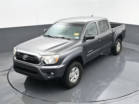 Used 2015 Toyota Tacoma 4x4 Double Cab w/ TRD Off-Road Package image 18