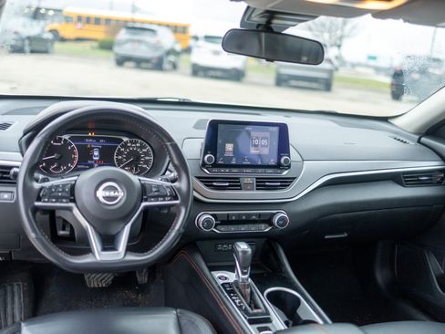 Used 2024 Nissan Altima 2.5 SR image 33
