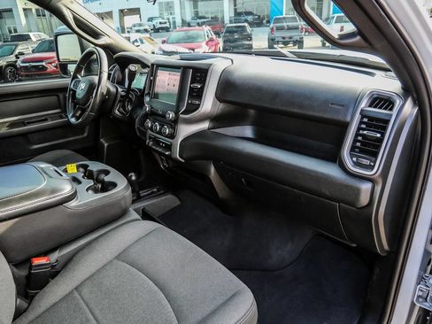Used 2024 RAM 3500 Tradesman w/ Chrome Appearance Group AWD/4WD image 17
