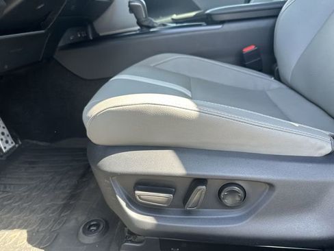 Certified 2025 Toyota Camry SE w/ Convenience Package image 15