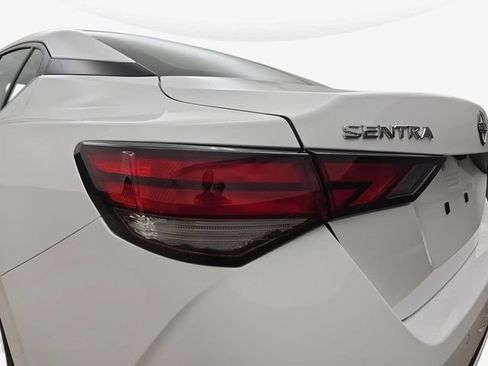 Used 2025 Nissan Sentra S FWD image 35