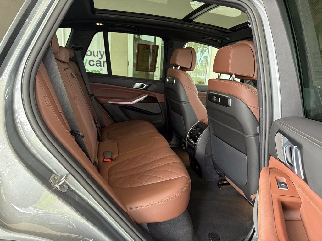Used 2026 BMW X5 sDrive40i w/ M Sport Package RWD image 33
