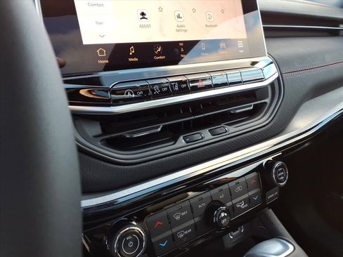 New 2026 Jeep Compass Trailhawk w/ Sun, Sound & Navigation Group image 27