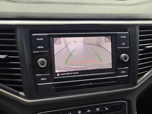 Used 2023 Volkswagen Atlas SE AWD/4WD image 18