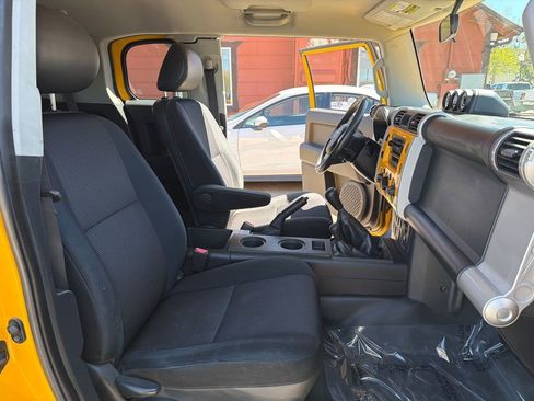 Used 2008 Toyota FJ Cruiser 4WD image 16