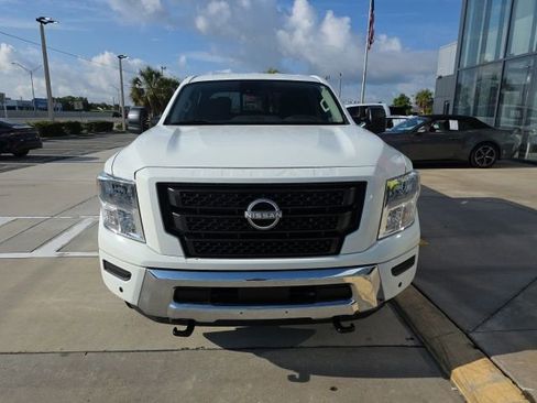 Used 2024 Nissan Titan SV w/ SV Convenience Package AWD/4WD image 9