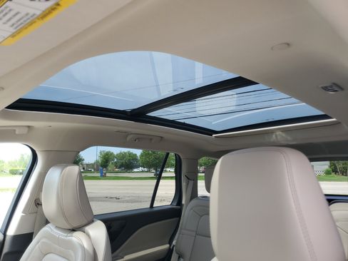 Certified 2023 Lincoln Aviator Reserve w/ Elements Package Plus AWD/4WD image 11