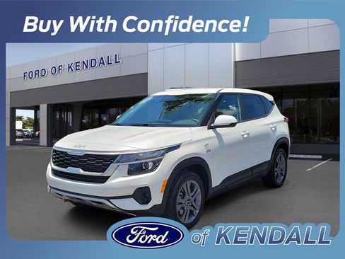 Used 2023 Kia Seltos LX AWD/4WD image 1