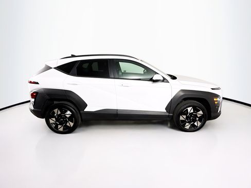 Used 2024 Hyundai Kona SEL image 2