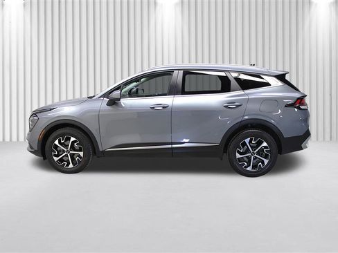 Used 2024 Kia Sportage EX AWD/4WD image 7