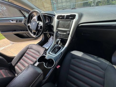 Used 2015 Ford Fusion SE FWD image 24