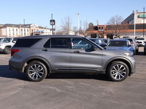 Used 2022 Ford Explorer ST image 5