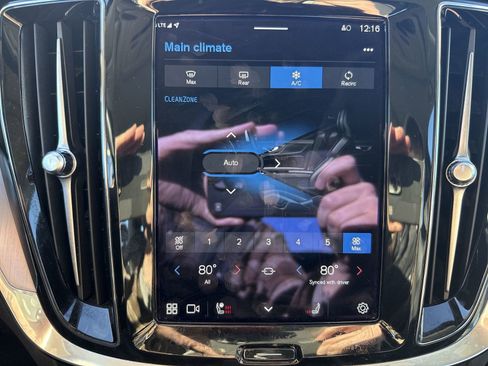 Used 2024 Volvo S60 B5 Core image 20