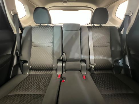Used 2018 Nissan Rogue S AWD/4WD image 25