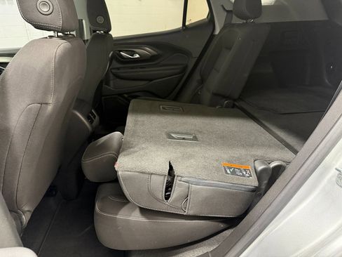 Used 2022 GMC Terrain SLE w/ Elevation Edition image 45