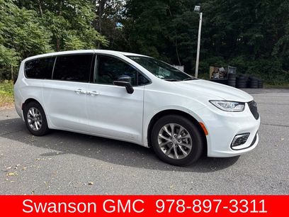 Used 2026 Chrysler Pacifica Limited