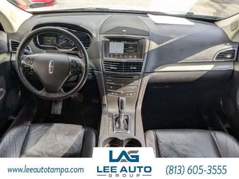 Used 2018 Lincoln MKT AWD image 17