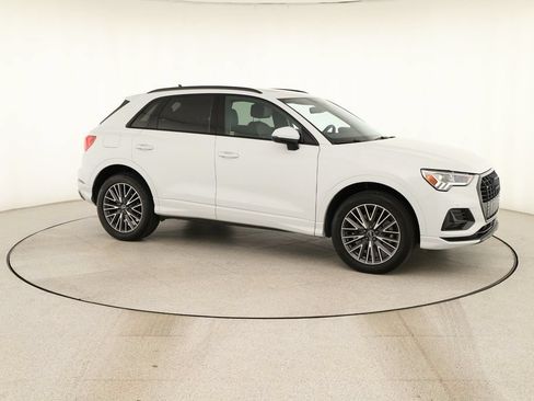 Certified 2023 Audi Q3 2.0T Premium w/ Convenience Package AWD/4WD image 9
