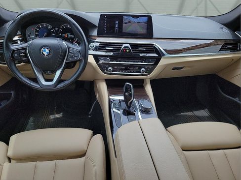 Used 2018 BMW 530i xDrive AWD/4WD image 9