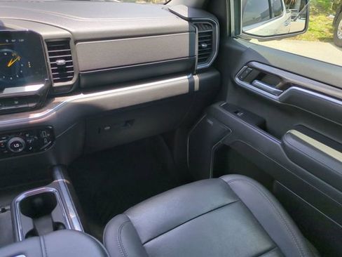 Used 2022 Chevrolet Silverado 1500 LTZ w/ LTZ Premium Package AWD/4WD image 19