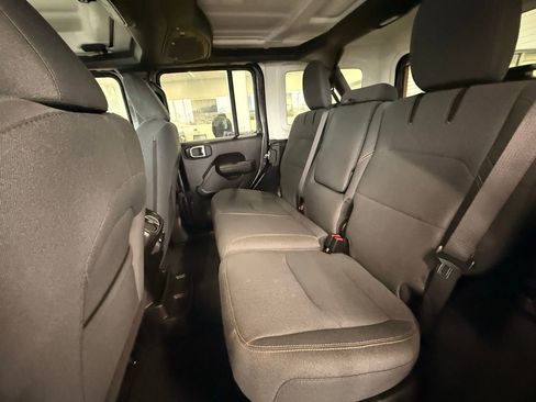 Used 2024 Jeep Wrangler Unlimited w/ Convenience Group image 17